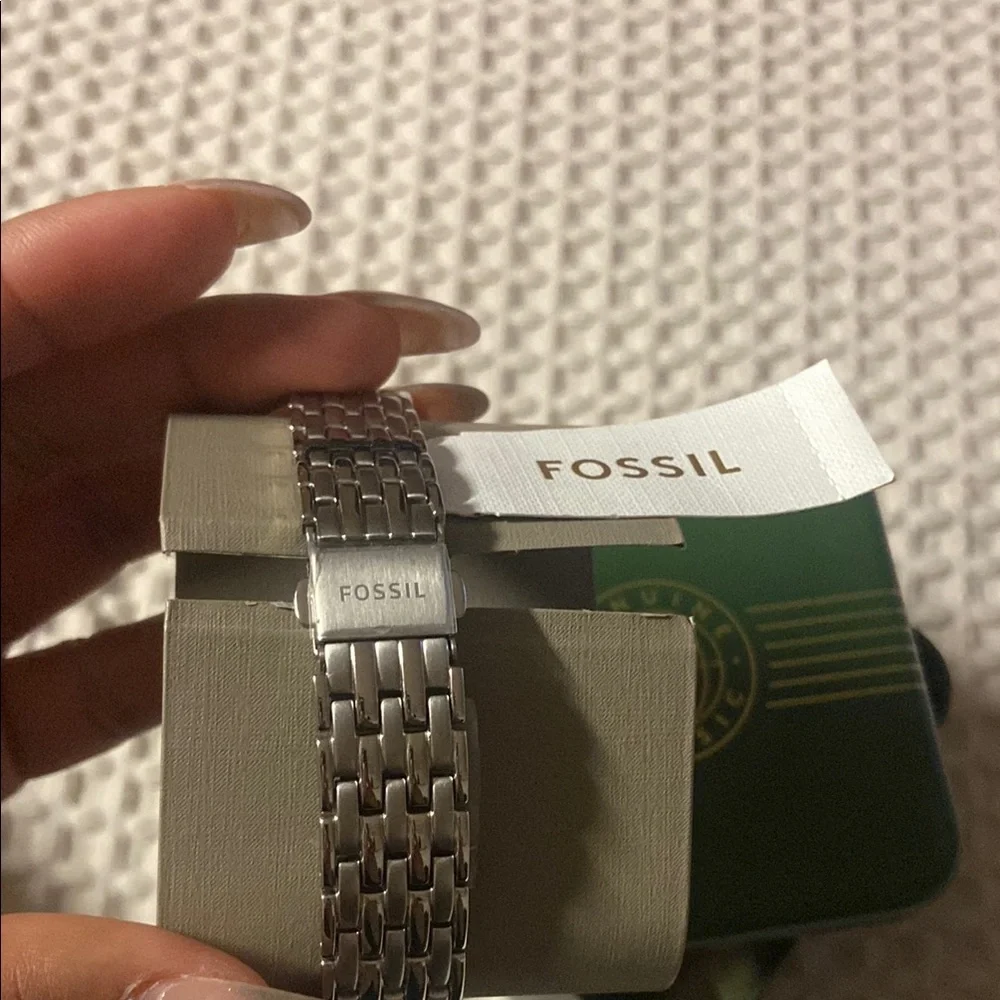 Fossil Silver Rectangular Timepiece - Picture 3 of 4